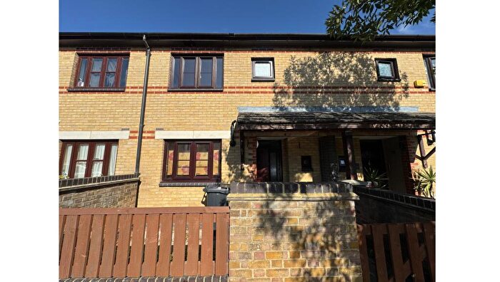 3 Bedroom Terraced House For Sale In Medway Close, Ilford, Greater London, IG1