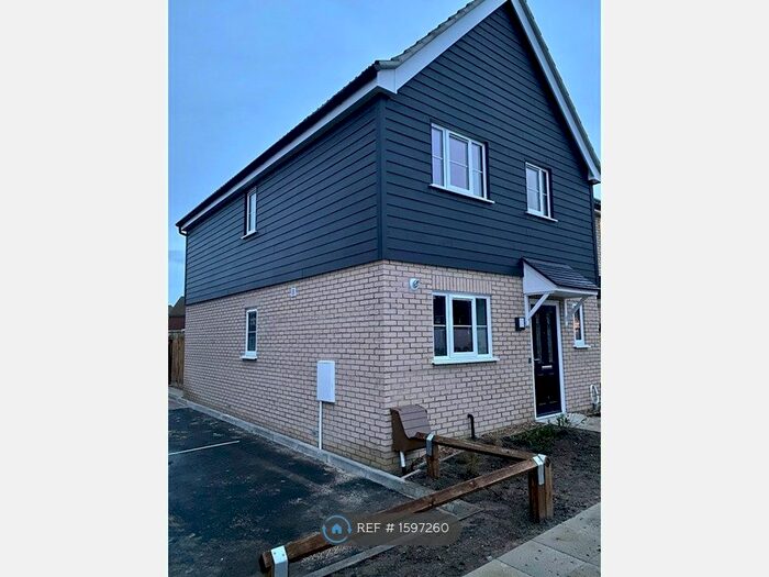 3 Bedroom Semi-Detached House To Rent In Fortress Road, Watton, IP25