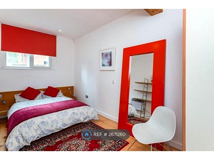 3 Bedroom Flat To Rent In Junction Works, Manchester, M1