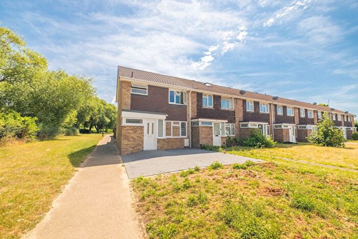 3 Bedroom Terraced House For Sale In Goodman Park, Slough, SL2