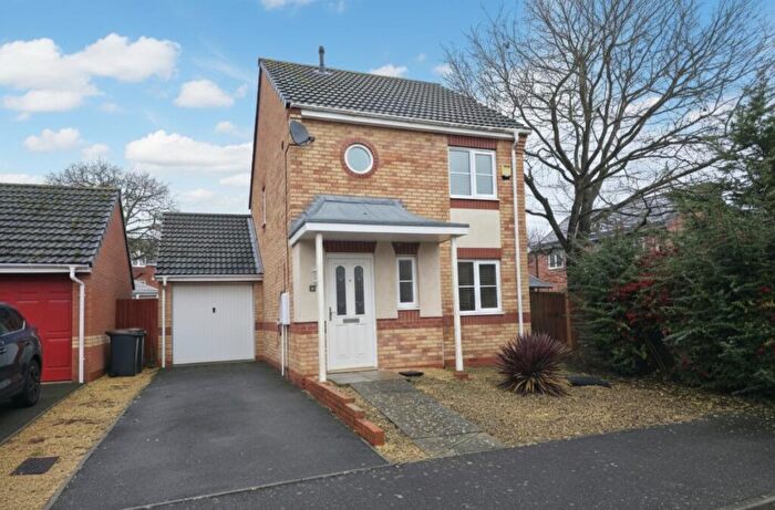 3 Bedroom Detached House To Rent In Larkspur Grove, Bedworth, Warwickshire, CV12