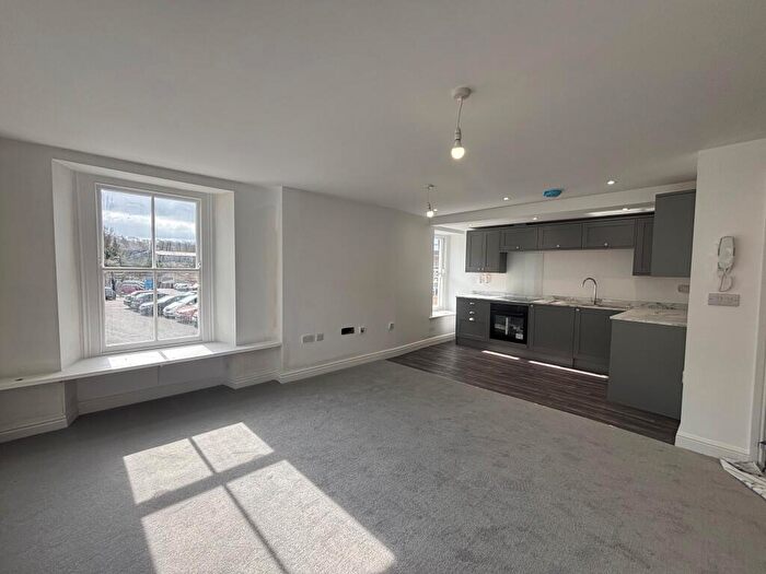 2 Bedroom Apartment To Rent In New Street, Honiton, EX14
