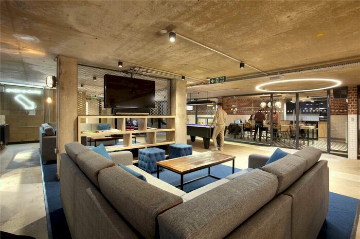 Apartment To Rent In King's Rd, Reading, RG1