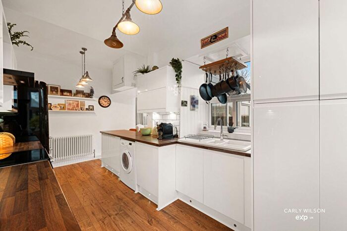 3 Bedroom Town House For Sale In Old Hall Drive, Bramley, Rotherham, S66