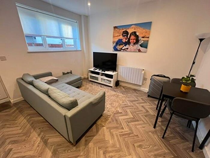 1 Bedroom Flat To Rent In Shinfield Road, Reading, RG2