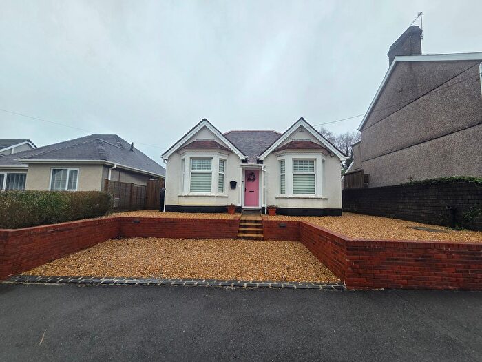 2 Bedroom Detached Bungalow For Sale In Brynymor Road, Swansea, SA4
