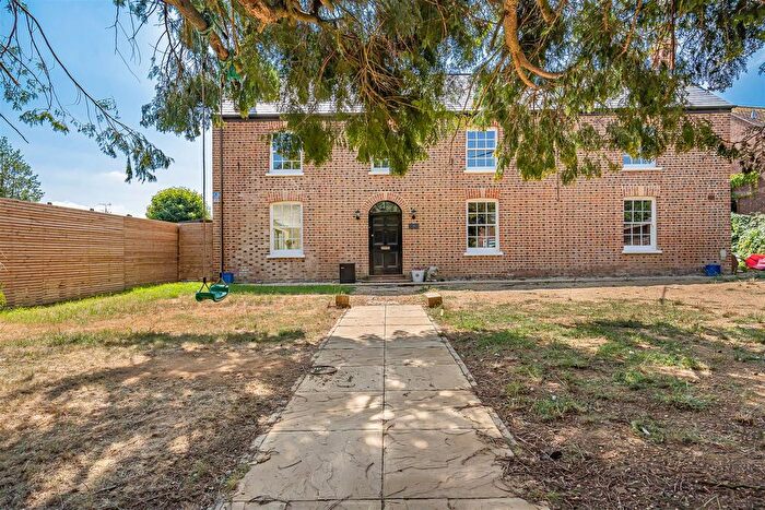 4 Bedroom Detached House For Sale In Main Street, Tingewick, Buckingham, MK18
