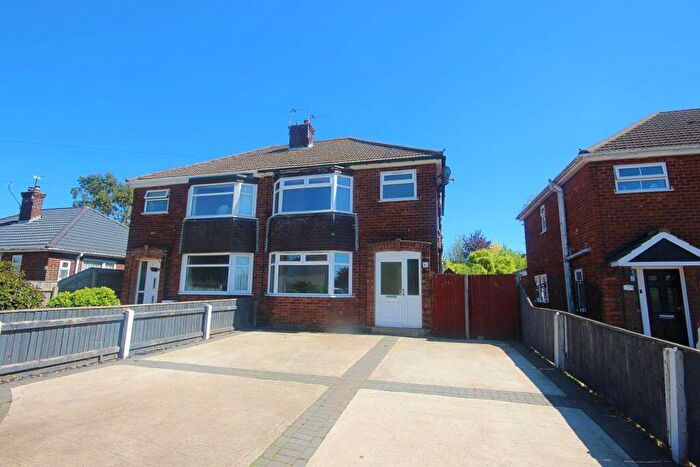 3 Bedroom Semi-Detached House To Rent In Stallingborough Road, Immingham, DN40