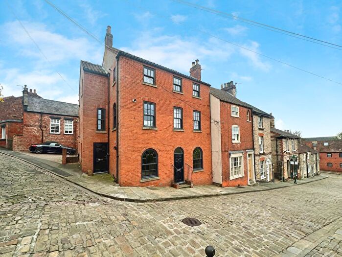 2 Bedroom Flat To Rent In Steep Hill, Lincoln, LN2