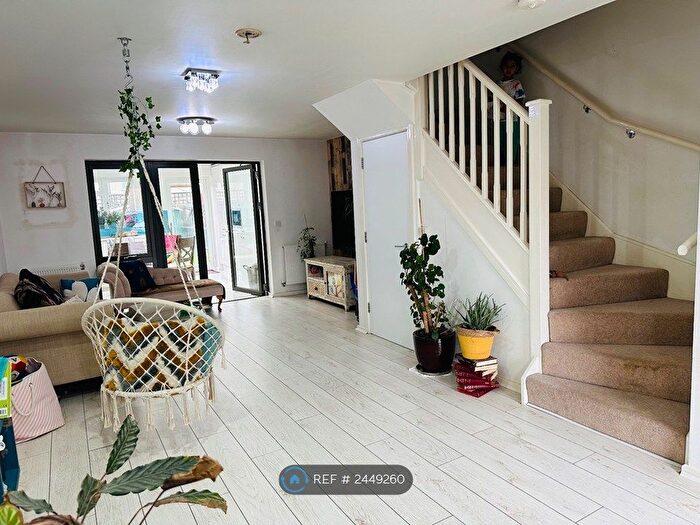 2 Bedroom End Of Terrace House To Rent In Benning Drive, Dagenham, RM8