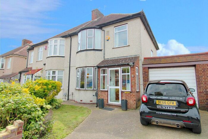 3 Bedroom Semi-Detached House To Rent In Faraday Road, Welling, Kent, DA16