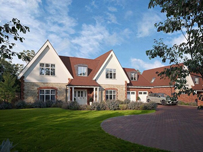 4 Bedroom Detached House For Sale In Barton Common Road, New Milton, Hampshire, BH25