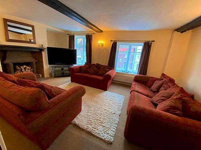 3 Bedroom Maisonette To Rent In Wareham, BH20