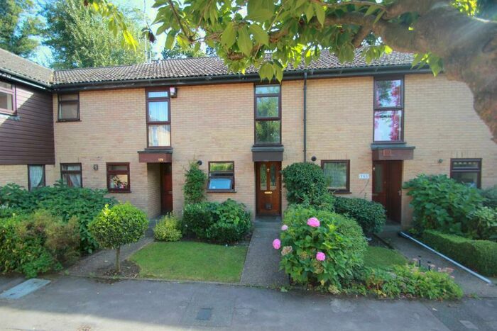 2 Bedroom Terraced House To Rent In Knaphill, GU21