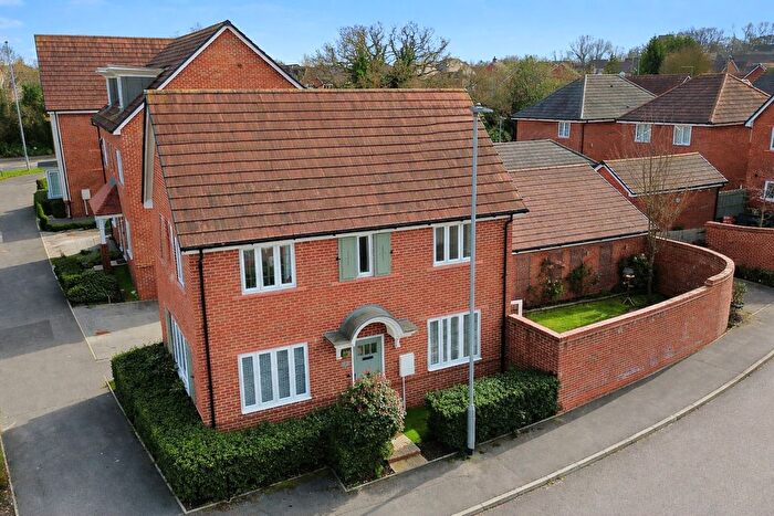 3 Bedroom Detached House For Sale In Porthcawl Drive, Binfield, Bracknell, RG42