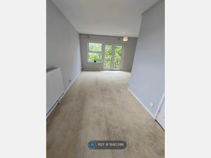 1 Bedroom Studio To Rent In Long Riding, Basildon, SS14