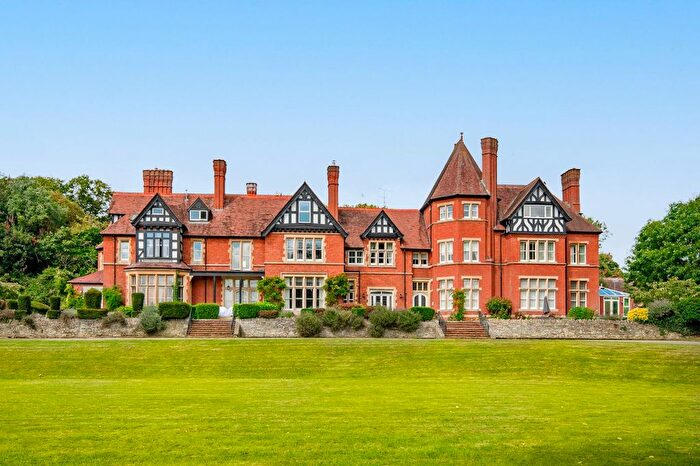 3 Bedroom Town House For Sale In Grafton Court, Temple Grafton, B49