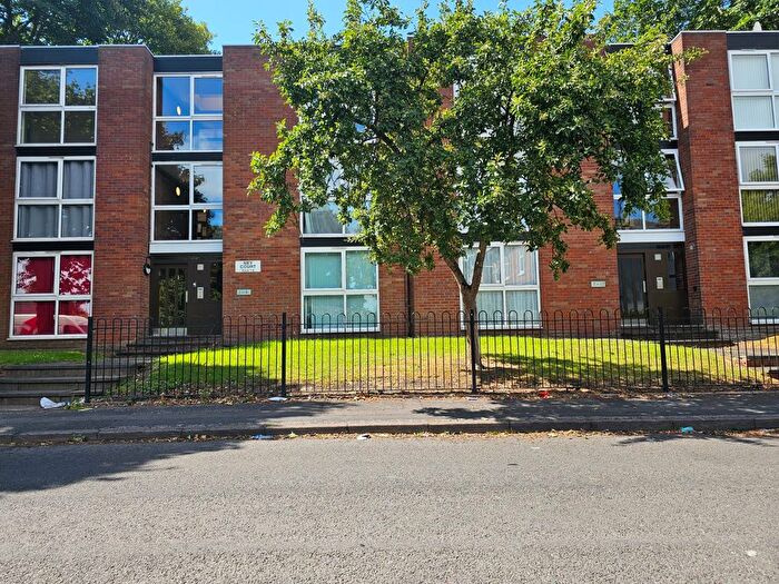 1 Bedroom Flat To Rent In Ney Court, DY4