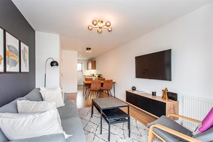 1 Bedroom Flat For Sale In Heath Place, Mile End, E3