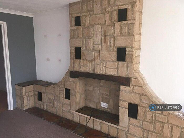 3 Bedroom Semi-Detached House To Rent In Mentieth Close, Milton Keynes, MK2