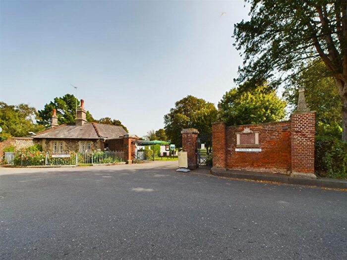 2 Bedroom Apartment For Sale In Guildhall Street, Chichester, PO19