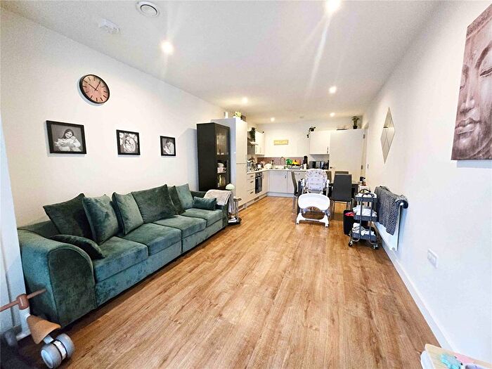 1 Bedroom Flat For Sale In Pinner Road, Harrow, HA1