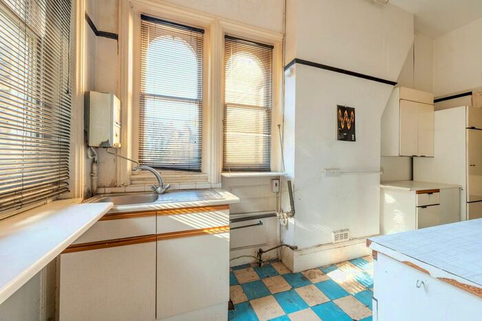 1 Bedroom Flat To Rent In Riverdale Road, St Margarets, Twickenham, TW1