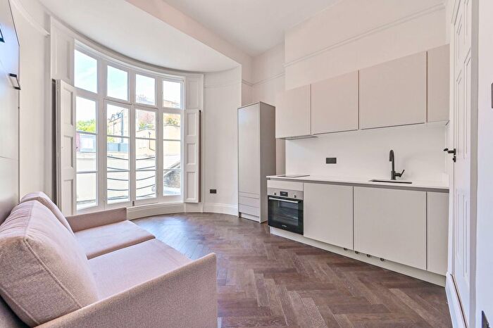 Studio To Rent In Upper Berkeley Street, Marylebone, London, W1H