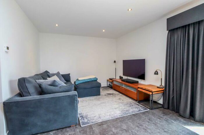 2 Bedroom Flat To Rent In Albert Road, Clevedon, BS21