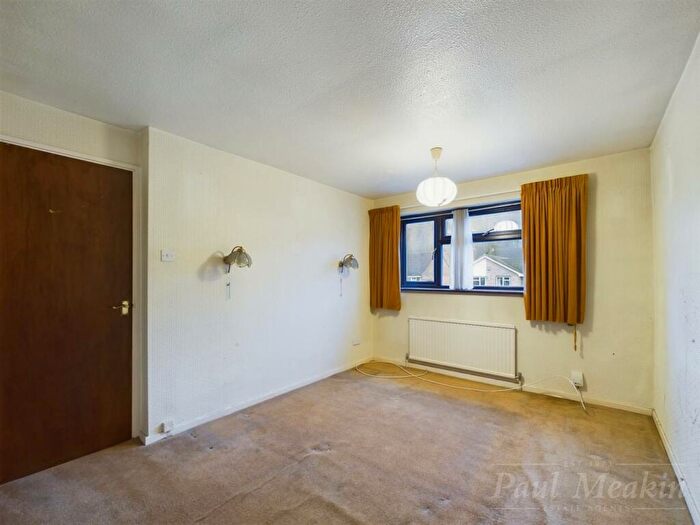 3 Bedroom Link Detached House For Sale In Goldfinch Road, South Croydon, CR2