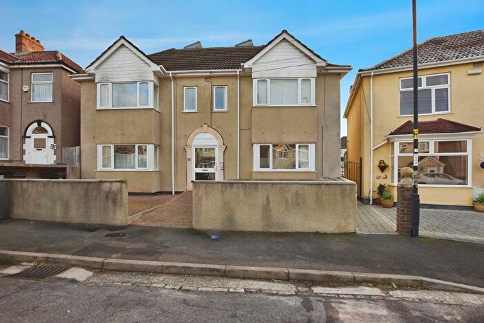 2 Bedroom Flat To Rent In Savoy Road, Bristol, BS4