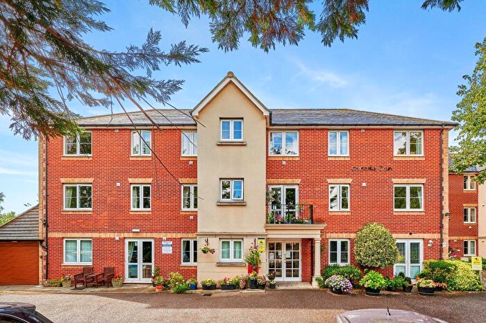 2 Bedroom Apartment To Rent In Broomfield Road, CM1