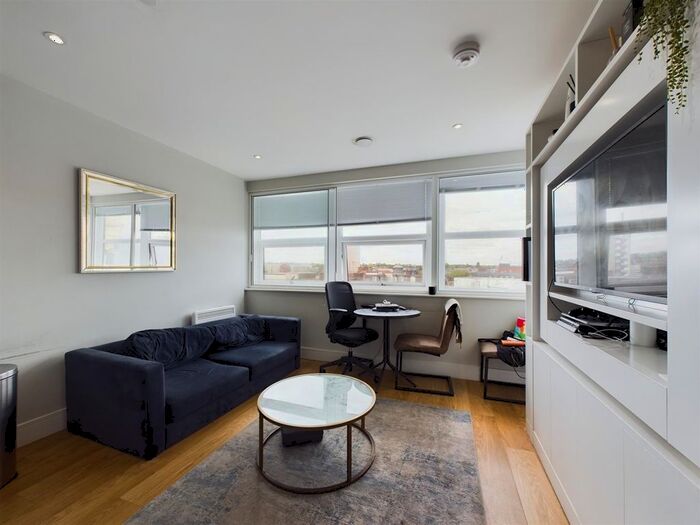 Studio To Rent In Springfield Road, Chelmsford, CM2