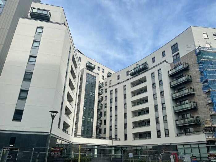 2 Bedroom Apartment For Sale In Gateway East, Leeds City Centre, LS9