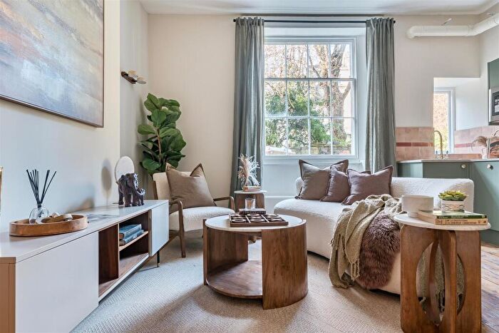 2 Bedroom Flat For Sale In St Pauls Road, Clifton, BS8