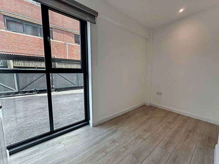 2 Bedroom Flat To Rent In Chesterfield House, Bath Road, Slough, SL1