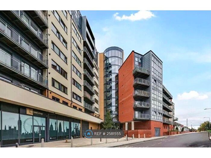 2 Bedroom Flat To Rent In Perth Road, Ilford, IG2