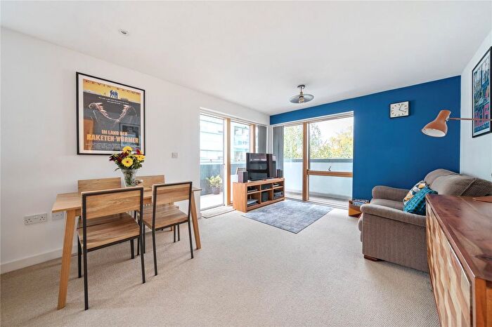 2 Bedroom Flat For Sale In Sun Passage, London, SE16