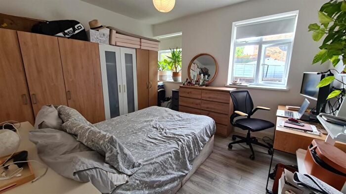 1 Bedroom Flat For Sale In Alexandra Road, Turnpike Lane, N8
