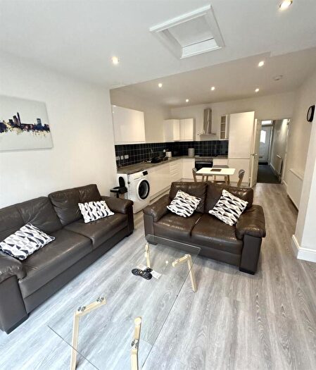 4 Bedroom Terraced House To Rent In Sefton Road, Birmingham, B16