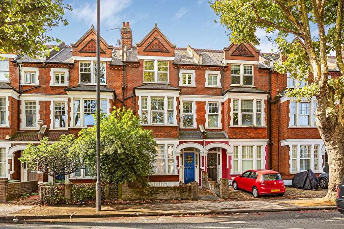 1 Bedroom Flat To Rent In Cavendish Road, London, SW12