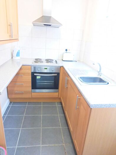3 Bedroom Semi-Detached House To Rent In Kingswood Road, Wollaton, NG8