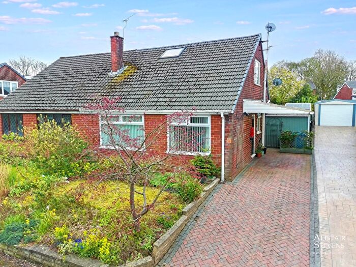 3 Bedroom Semi Detached Bungalow For Sale In Oozewood Road, Royton, OL2
