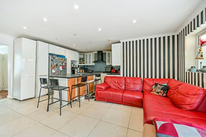 4 Bedroom Semi-Detached House For Sale In Horton Road, Datchet, Slough, SL3