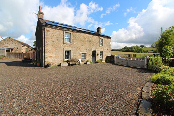 Farm House For Sale In Box Tree Farm, Ravens Close Road, Wennington, Lancashire, LA2