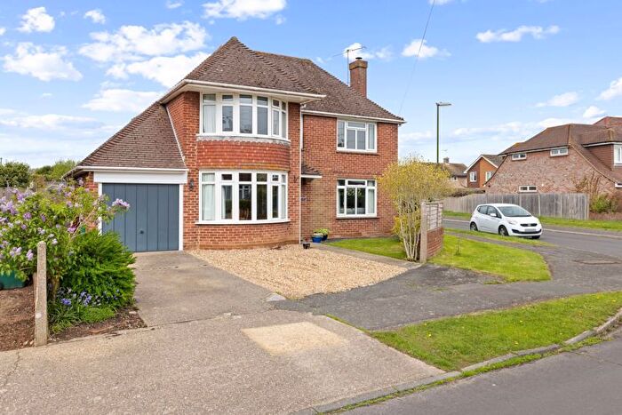 4 Bedroom Detached House For Sale In Stockbridge Gardens, Chichester, PO19