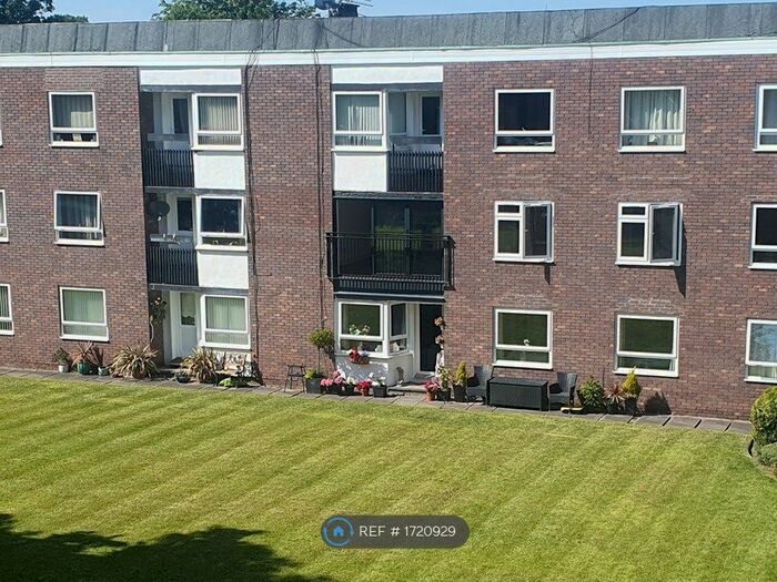 2 Bedroom Flat To Rent In Spital, Wirral, CH63