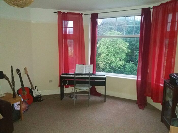 2 Bedroom Flat To Rent In Ashville Road, Birkenhead, Wirral, CH41