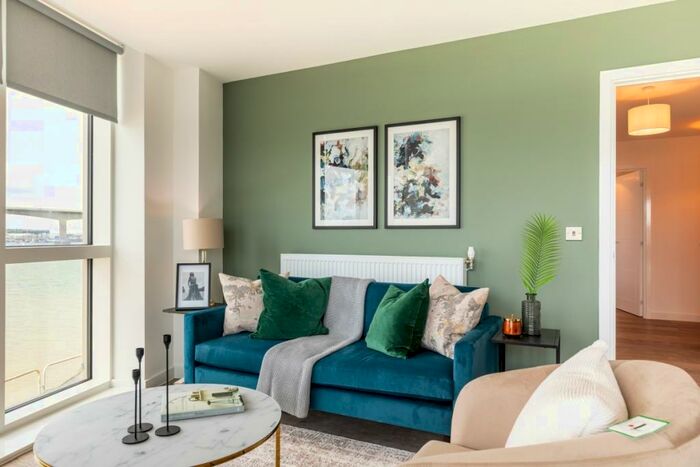 2 Bedroom Apartment To Rent In Vantage Tower, Southampton, SO19