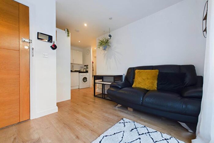 1 Bedroom Apartment For Sale In Corner Hall, Hemel Hempstead, HP3